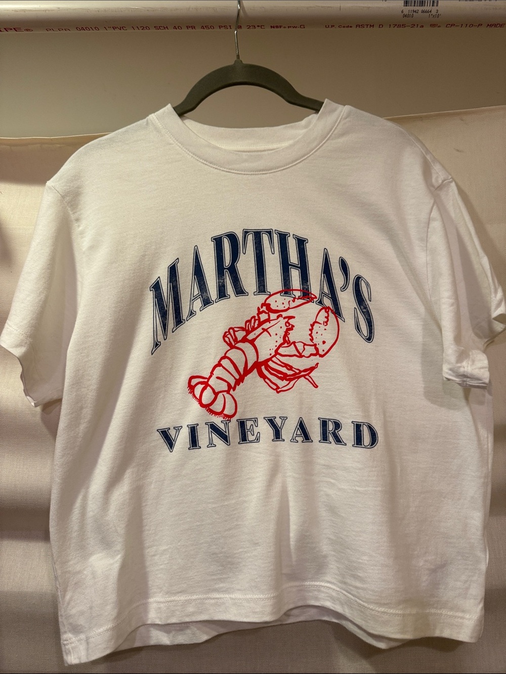 GAP White Short-Sleeve Tee with Red Lobster & Navy Martha's Vineyard Print Sz S